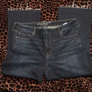 American Eagle High-Rise Kick Crop